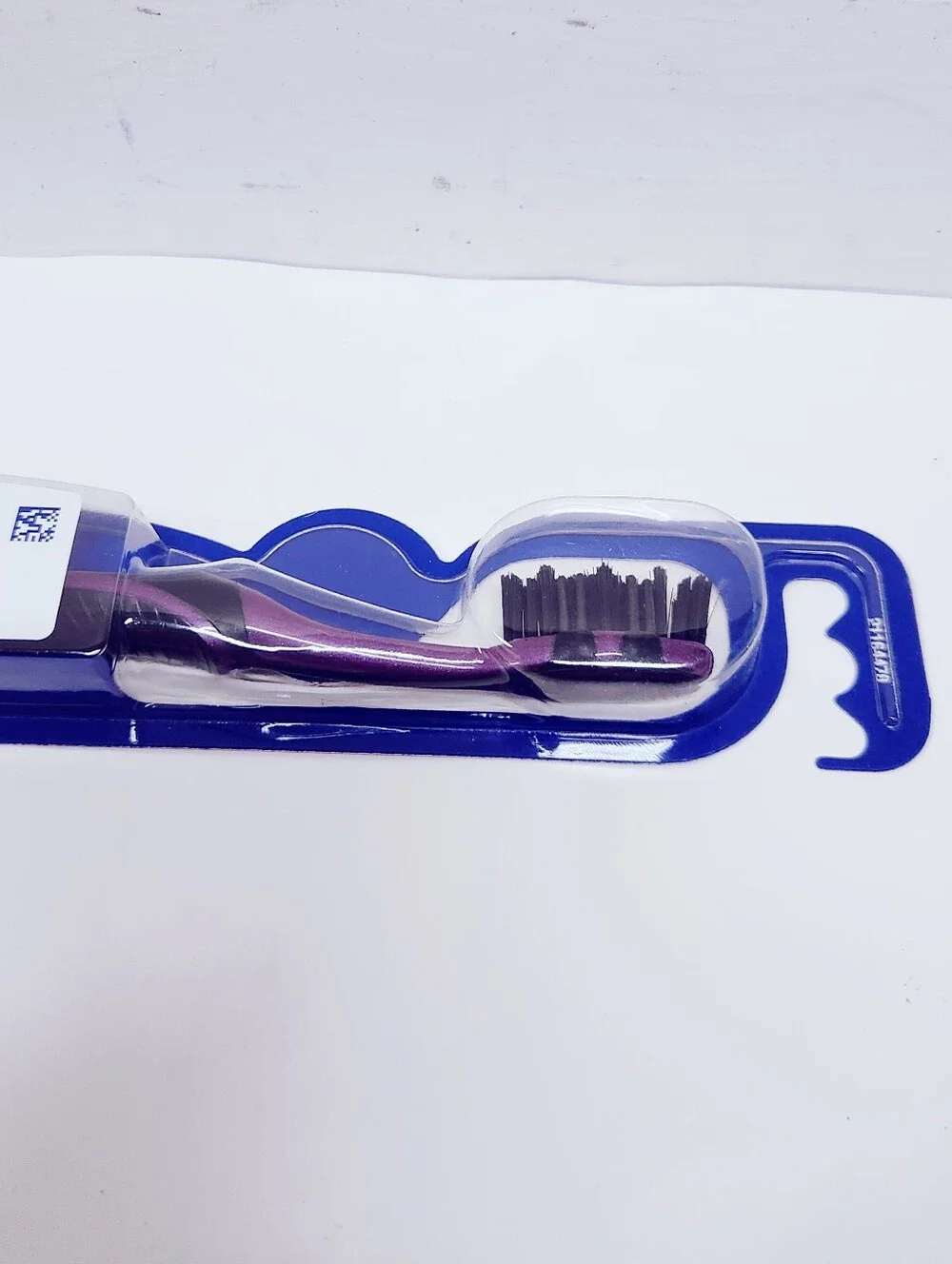 🍭7/$15 Oral-B Charcoal Whitening Toothbrush Soft Bristle